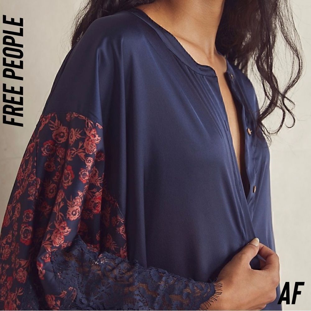 FREE PEOPLE INTIMATELY NIGHT OUT BLOUSE NEW XS NAVY COMBO
